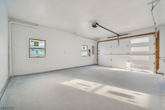 Building Photo - 19 Mountain Ave