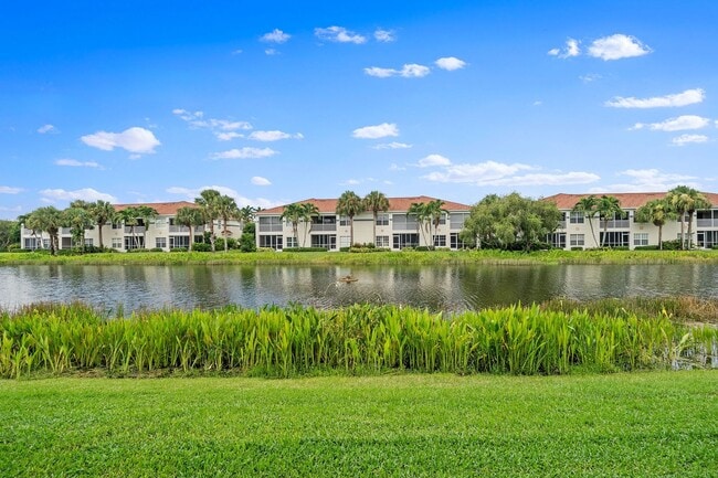 Building Photo - Rarely available for rent this Second-floo...