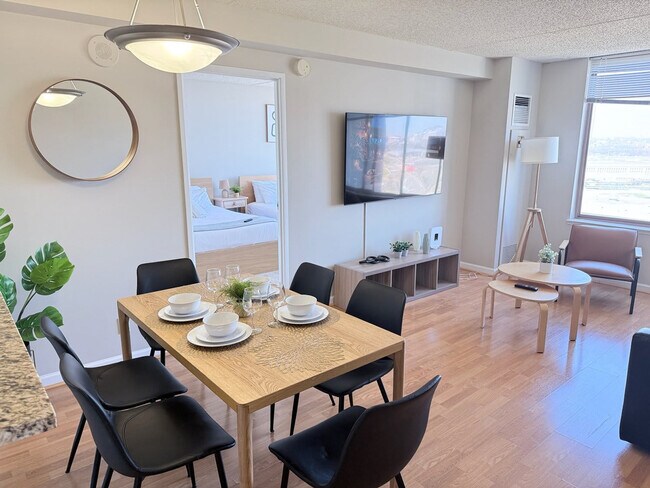 Building Photo - 401 12th St S