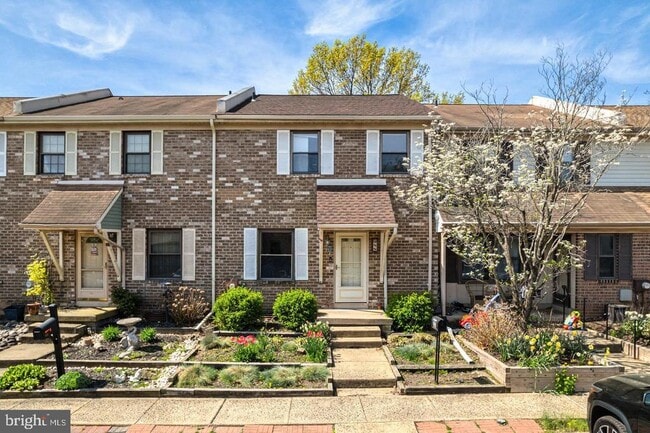 Primary Photo - 988 Beechwood Pl