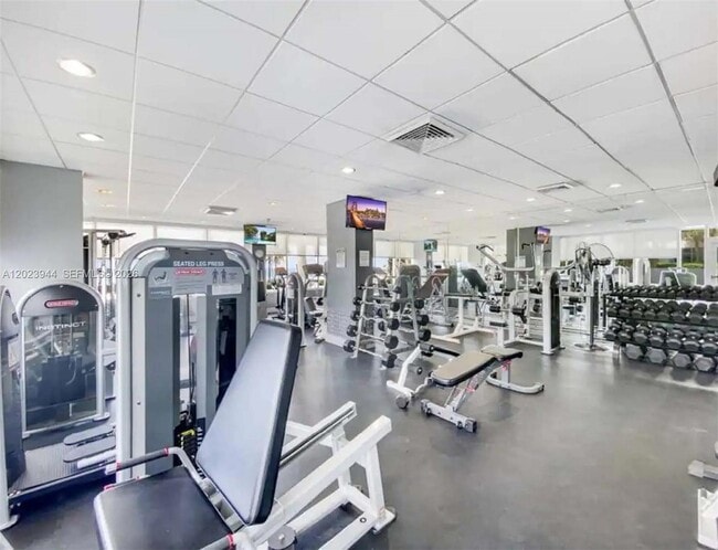 Building Photo - 209 N Fort Lauderdale Beach Blvd