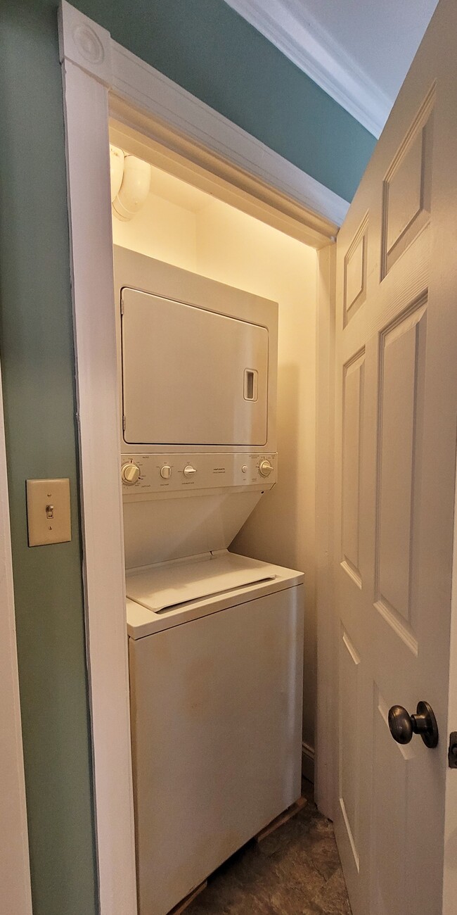 Laundry Closet - 373 W 1st St