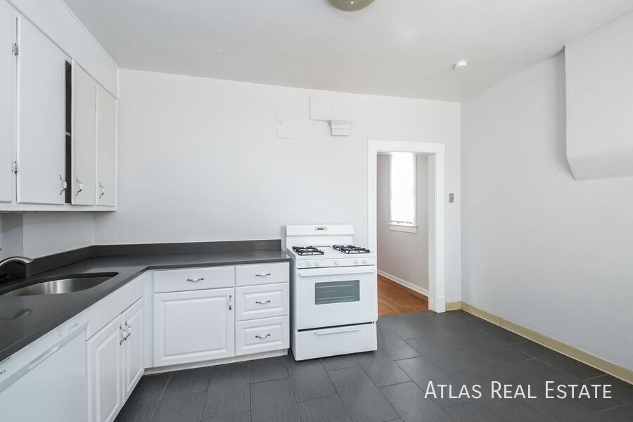 Building Photo - 3057 W 38th Ave