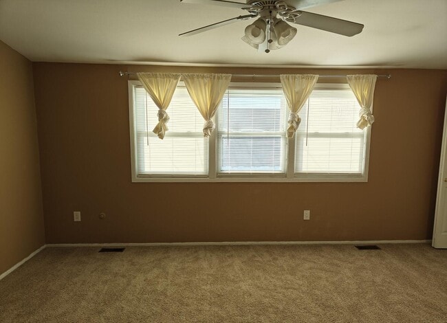 Building Photo - 1813 Brentwood