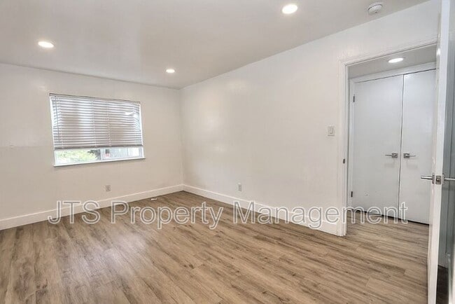 Building Photo - 10524 Croetto Way