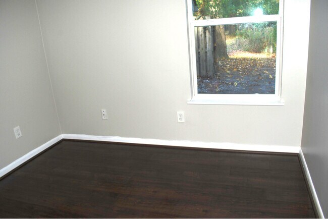 Building Photo - 67 Riverchase Dr
