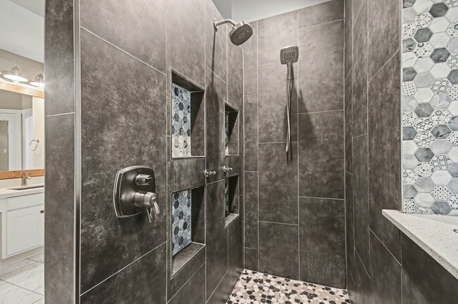 Building Photo - 522 Crestwood Dr