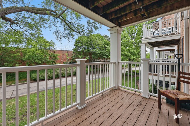 Building Photo - 5500 Carriage Way Dr