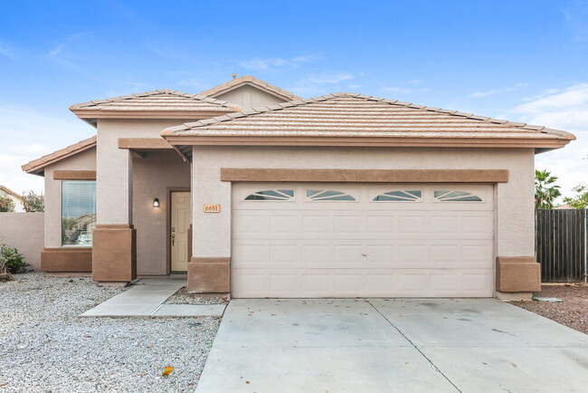 Building Photo - 6651 W Townley Ave