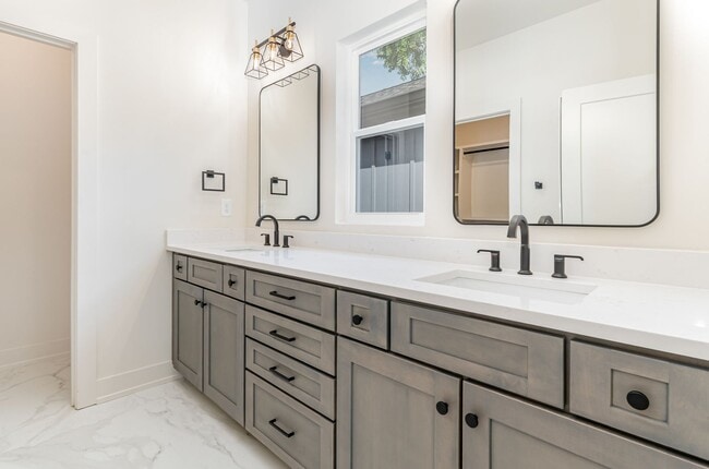 Building Photo - New Build in West Nashville