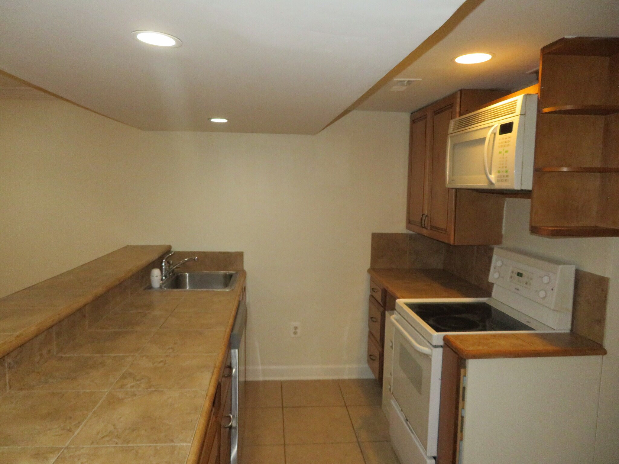 Building Photo - 1381 Hazel Nut Ct