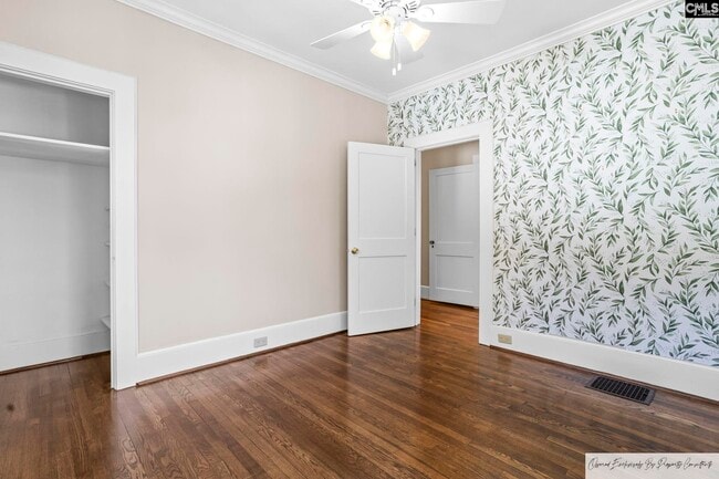 Building Photo - 1701 Pinewood Dr