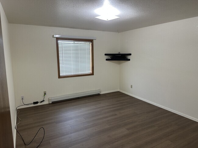 Building Photo - 202 Fern Ln