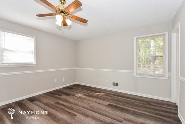 Building Photo - Beautiful 5-Bedroom Home