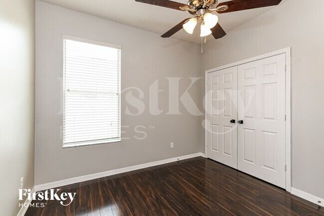 Building Photo - 2716 Barclay Ln