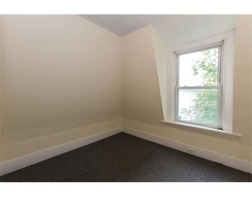 Building Photo - 31 Eastburn St