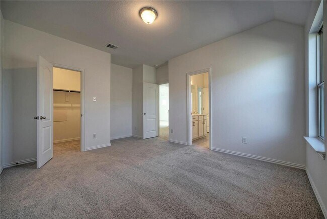 Building Photo - 2428 Demorse Dr