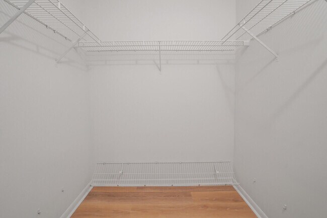 Building Photo - 2533 Bedford Mews Dr