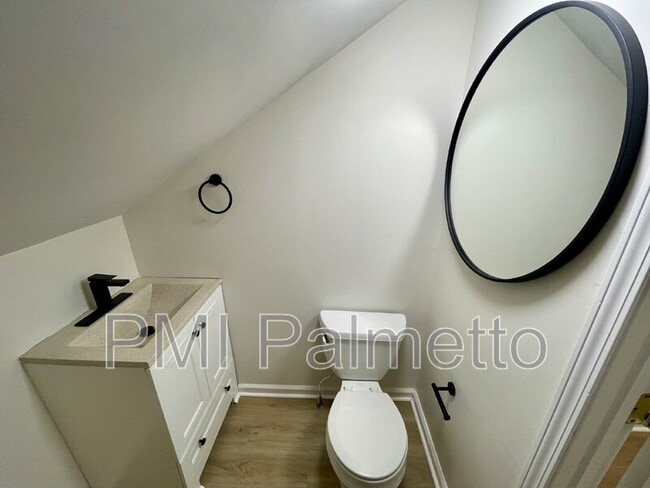 Building Photo - 2816 Wales Rd