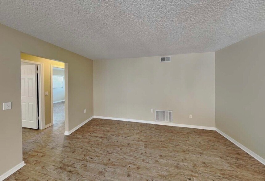 Building Photo - 8141 Caraway Dr