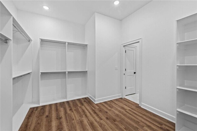 Building Photo - 1821 Lotus Rd