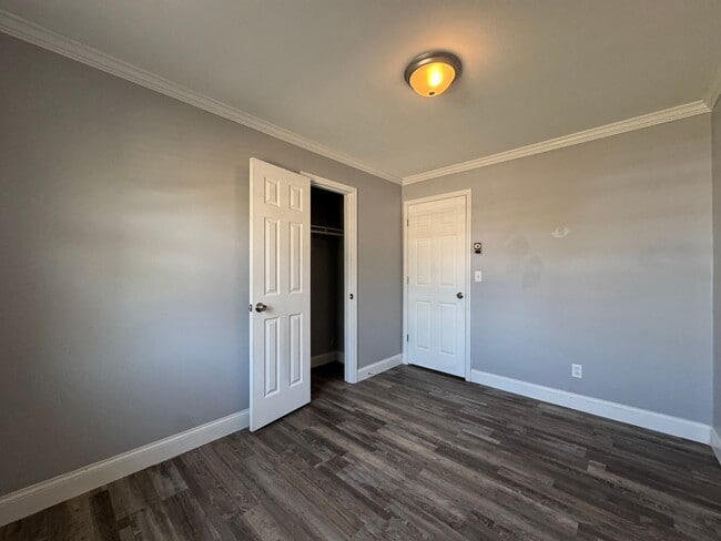 Building Photo - 1412 Carousel Rd