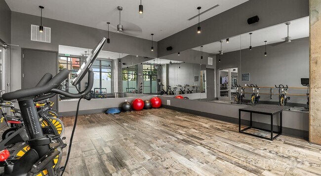 Building Photo - 145 New Bern St