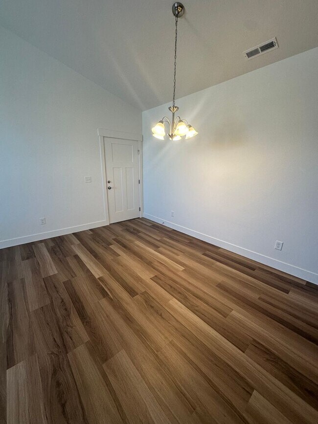 Building Photo - BRAND NEW Condo in Herriman!!!