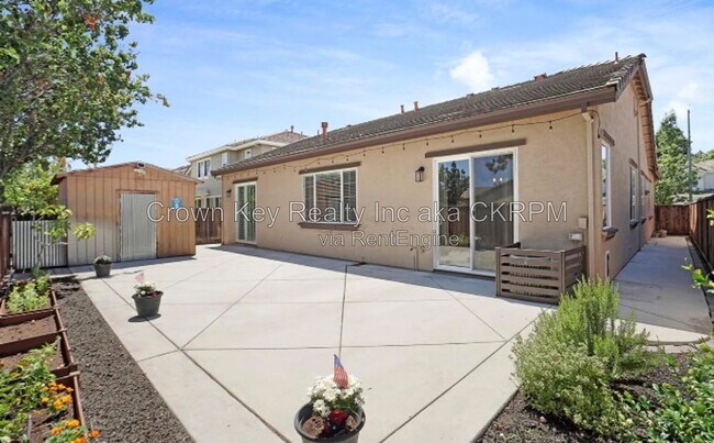 Building Photo - 229 Wisteria Ln