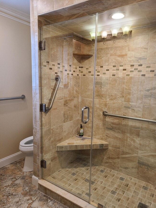 Building Photo - 2557 Pineapple Ave