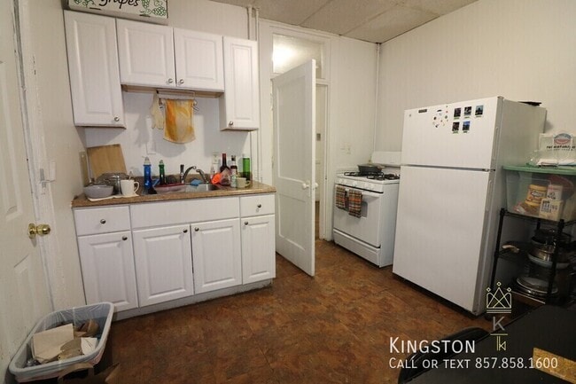 Building Photo - 238 Hemenway St