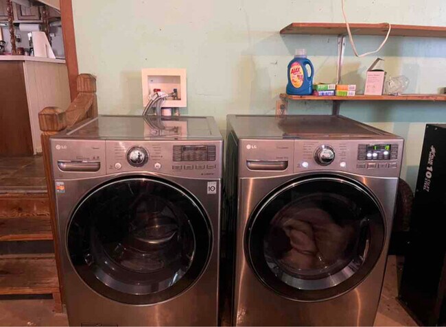 Building Photo - 12120 Valerie Dr