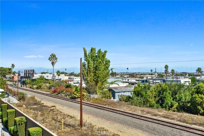 Building Photo - 2750 Artesia Blvd