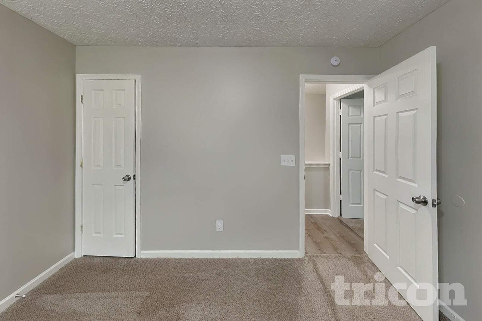 Building Photo - 261 Silver Ridge Dr