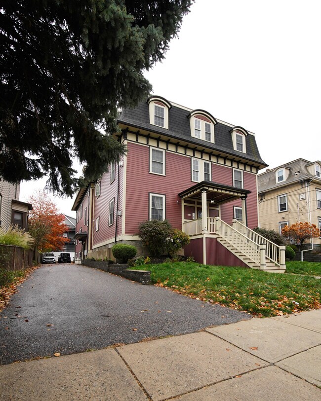 Building Photo - 95 Dix St