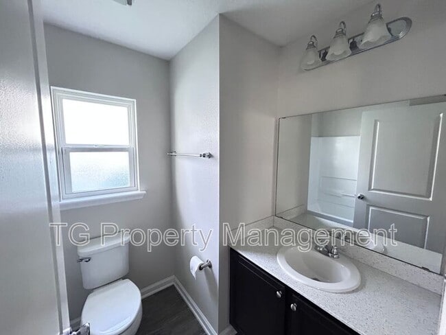 Building Photo - 102 Bluejack Ln