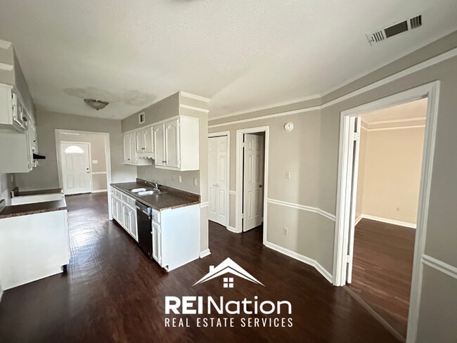 Building Photo - STANDOUT MEMPHIS RENTAL! 3BR/2BA | High Ceilings & Brick Fireplace | Fenced Yard!