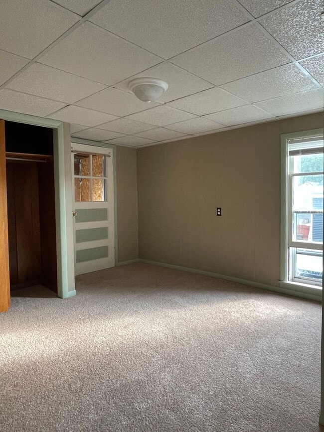 Building Photo - Village of Black River 4 /5 Bedroom Home w...