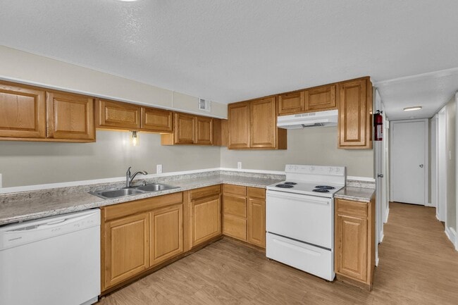 Building Photo - 9200 E 54th St