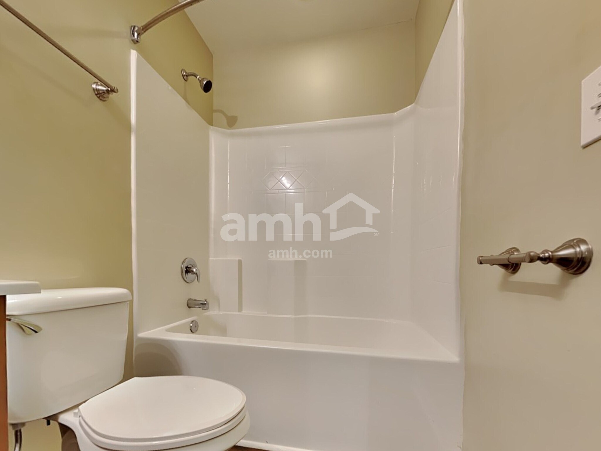 Building Photo - 195 Meadow Wood Rd