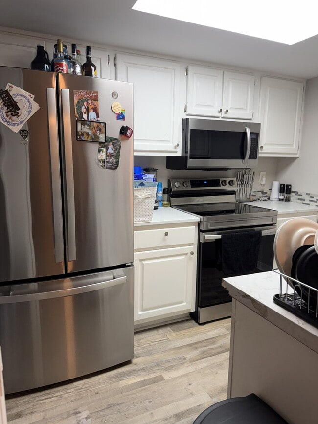 Building Photo - 7665 Jana Ln S