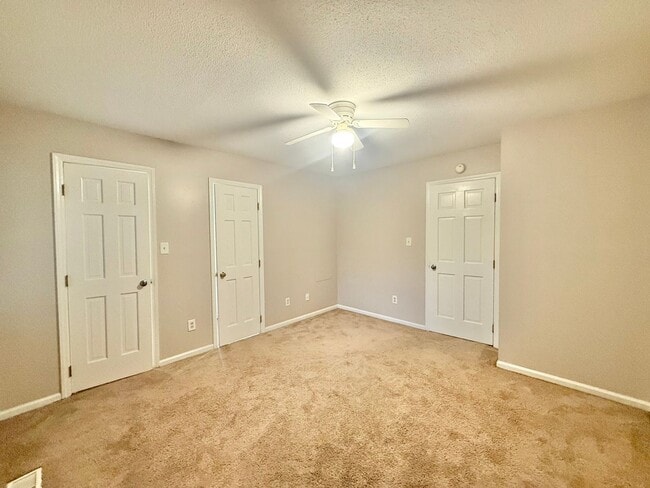 Building Photo - 6523 Hearthstone Dr