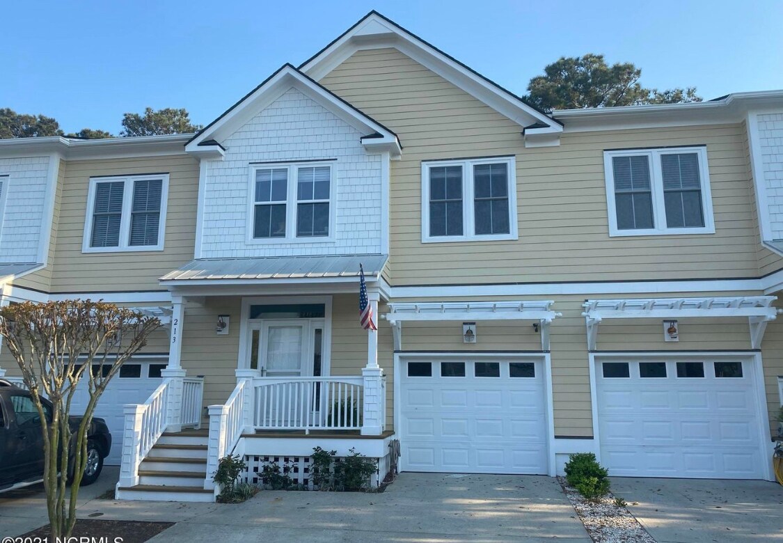 Building Photo - 213 River Gate Ln