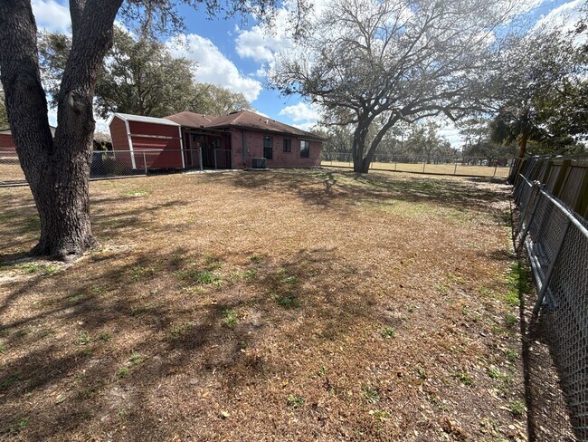 Building Photo - Stunning 2-bedroom, 2-bathroom home with large fenced in back yard.