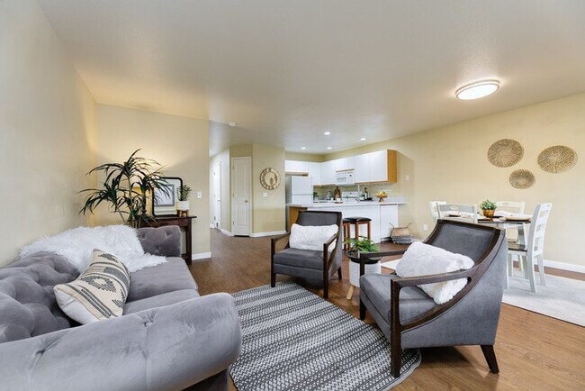 Building Photo - 3 Bed 2.5 Bath Townhome in Prime Boise Location!