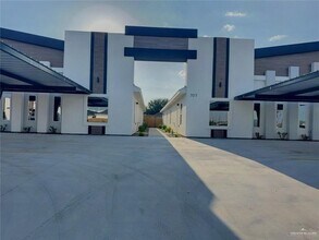 Building Photo - 34 N Emerald Ave