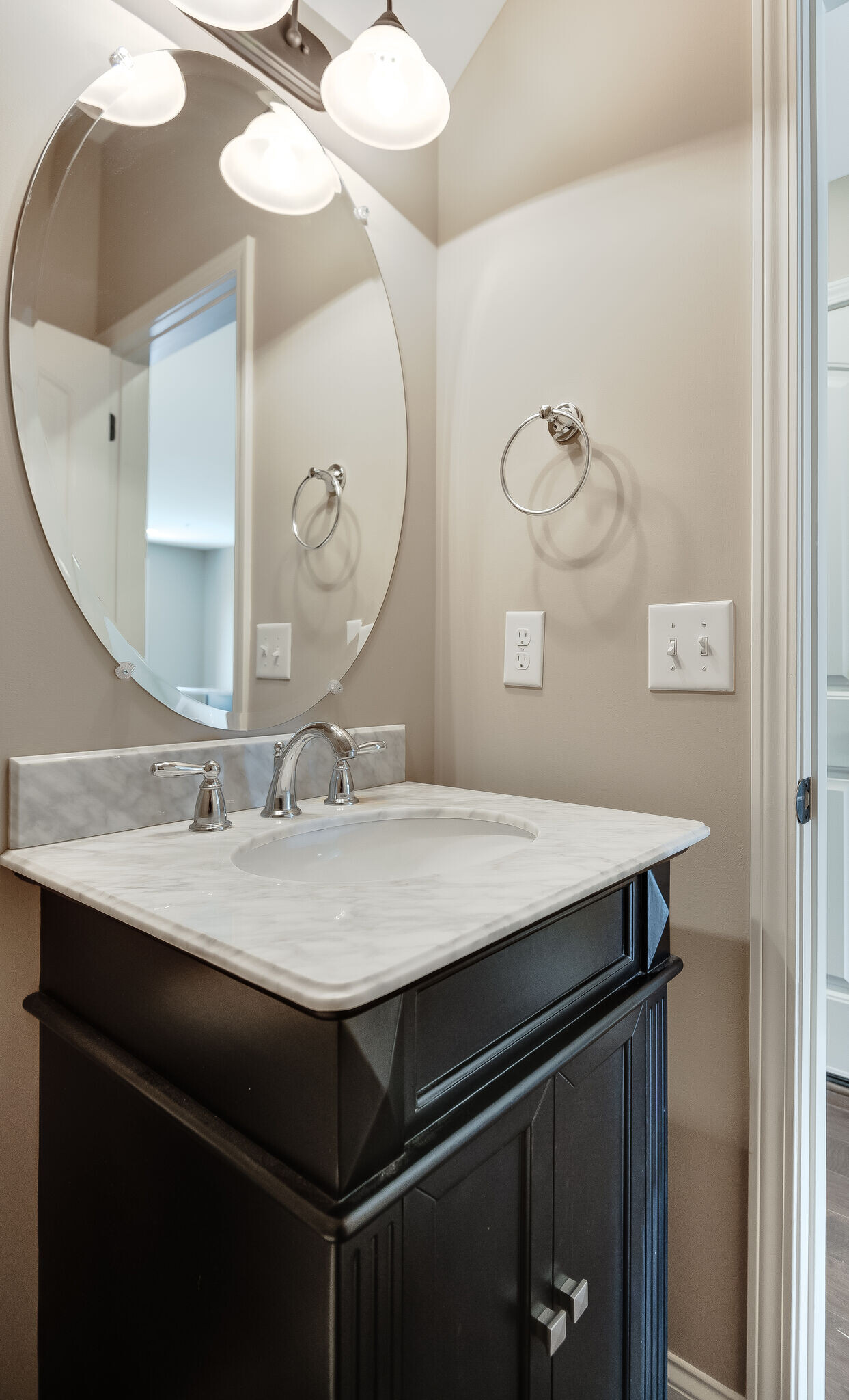 Building Photo - 104 Ambassador Private Cir