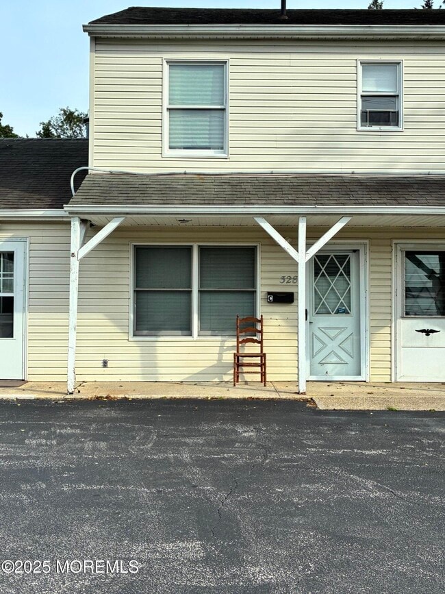 Building Photo - 328 E Main St