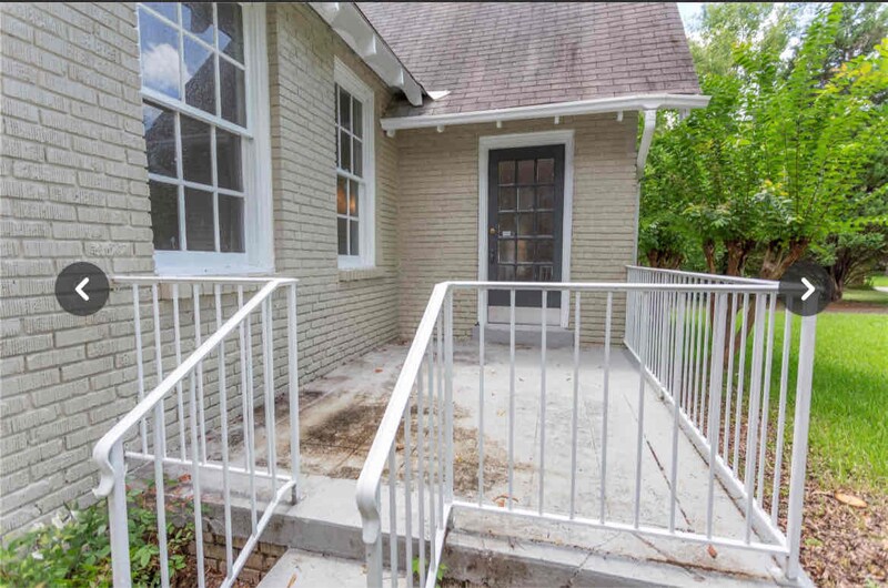 Building Photo - 2405 College St
