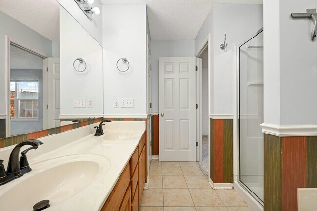 Building Photo - 15729A  Porchlight Lane